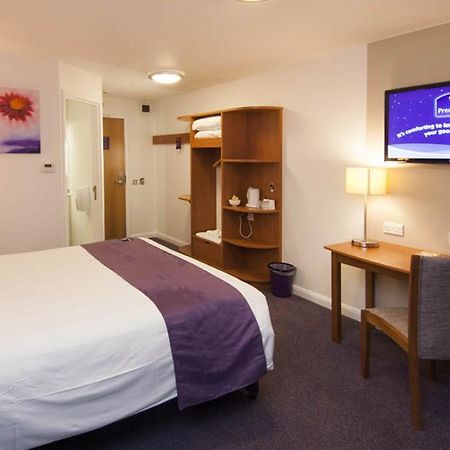Premier Inn Castleford - Xscape, M62, Jct 32 Bagian luar foto