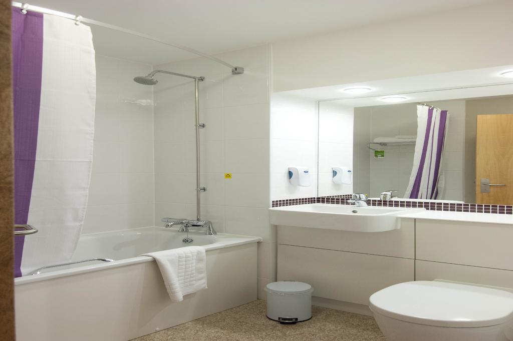 Premier Inn Castleford - Xscape, M62, Jct 32 Bagian luar foto